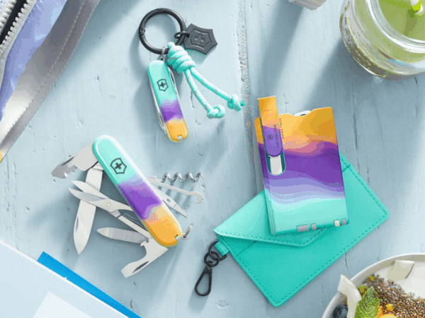 live to explore sydney style kollektion zwei verschiedene taschenmesser und swiss card in türkis lila orange