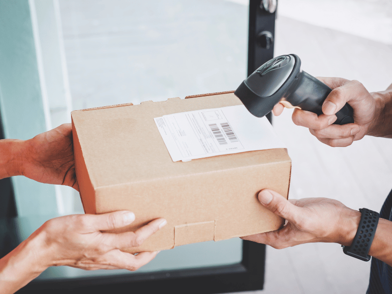 postpaket mit postlabel zur rücksendung